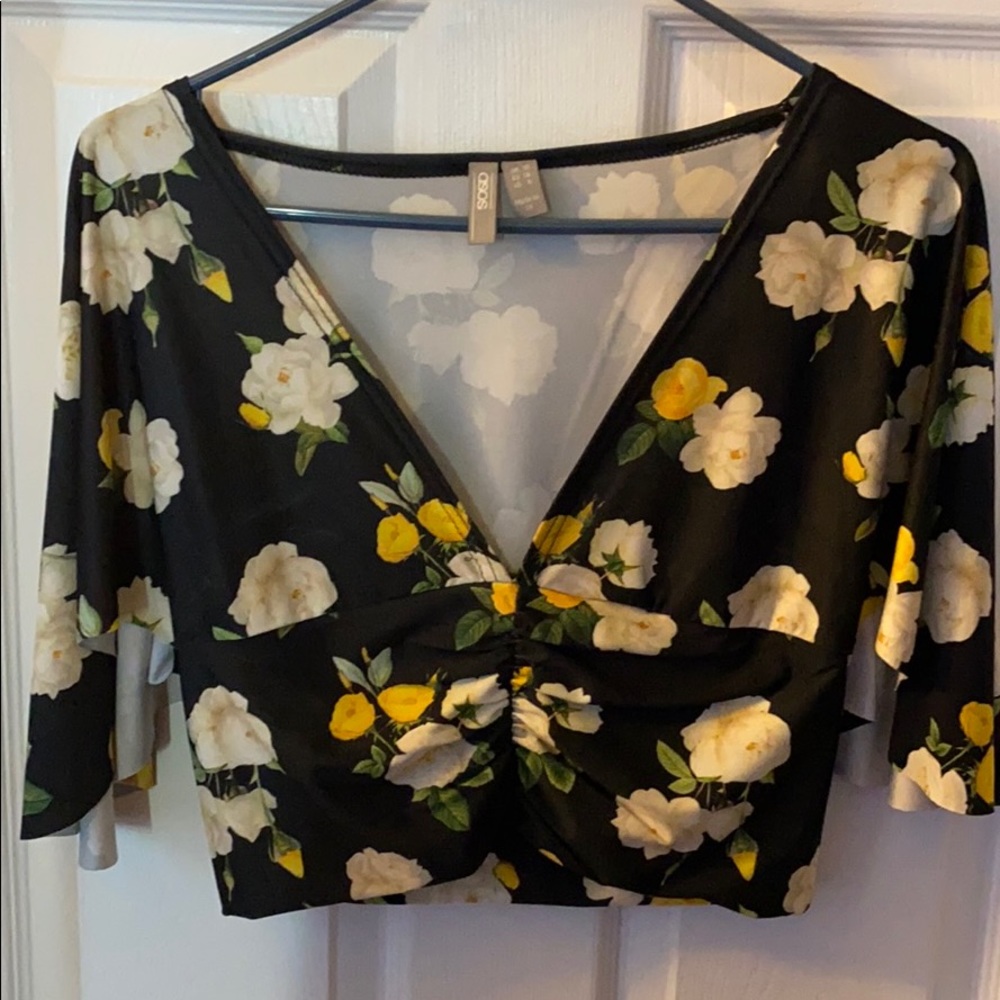 Floral crop top with cape sleeves